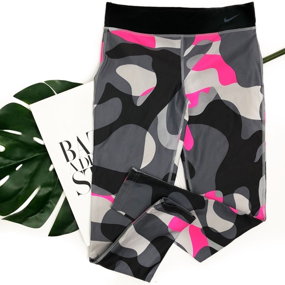 Nike Pants - Nike pink camo print legging in pink and gray